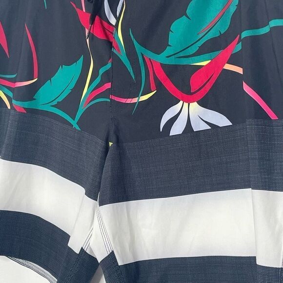 Vans Board Shorts - Picture 2 of 10